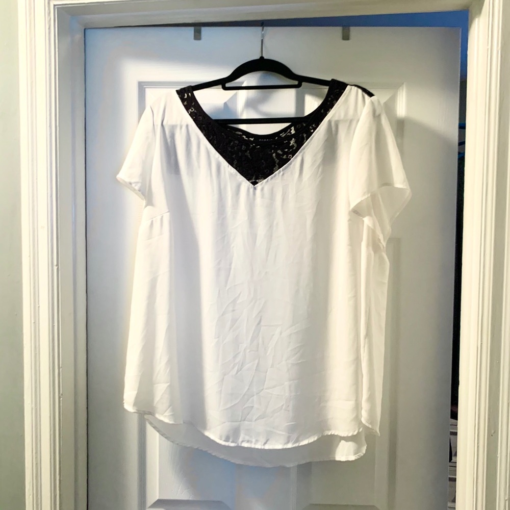 Torrid White Blouse 2X Black Lace Yoke Short Sleeve Plus Size Boho